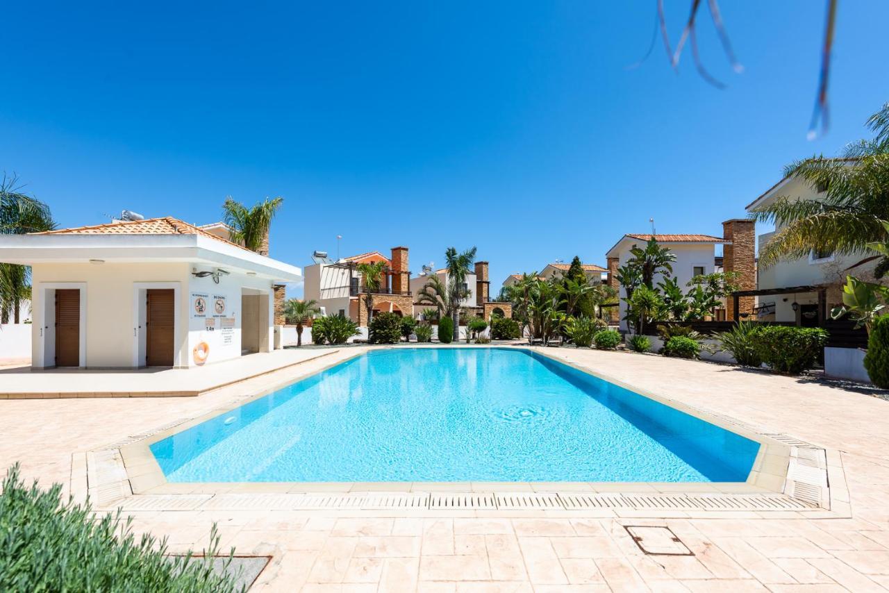 Villa Alexandra By Ezoria Villas Ajía Nápa Kültér fotó