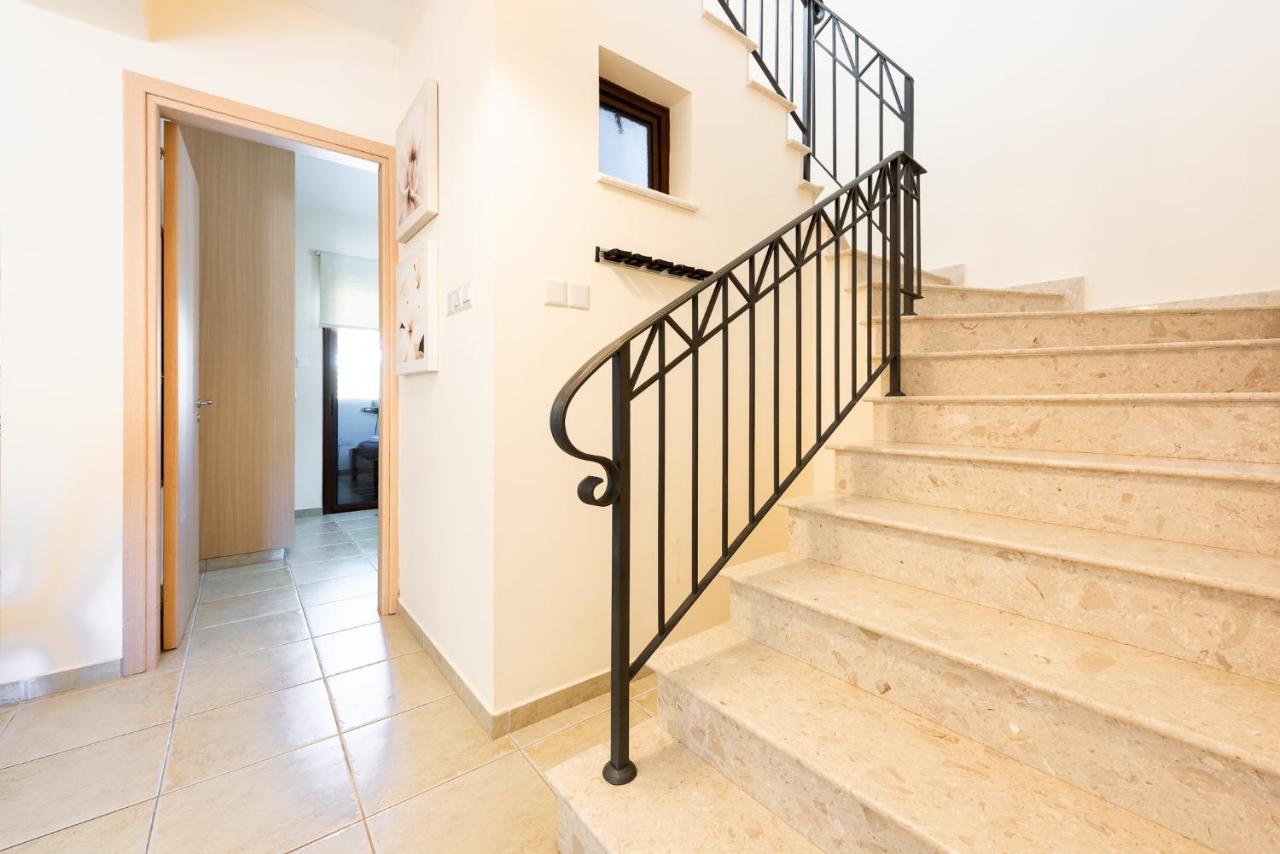 Villa Alexandra By Ezoria Villas Ajía Nápa Kültér fotó