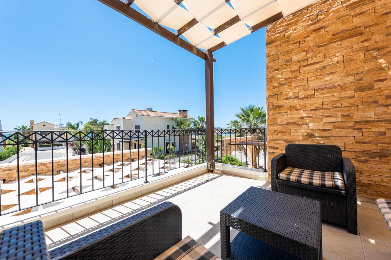 Villa Alexandra By Ezoria Villas Ajía Nápa Kültér fotó