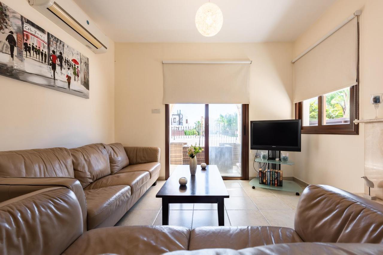 Villa Alexandra By Ezoria Villas Ajía Nápa Kültér fotó